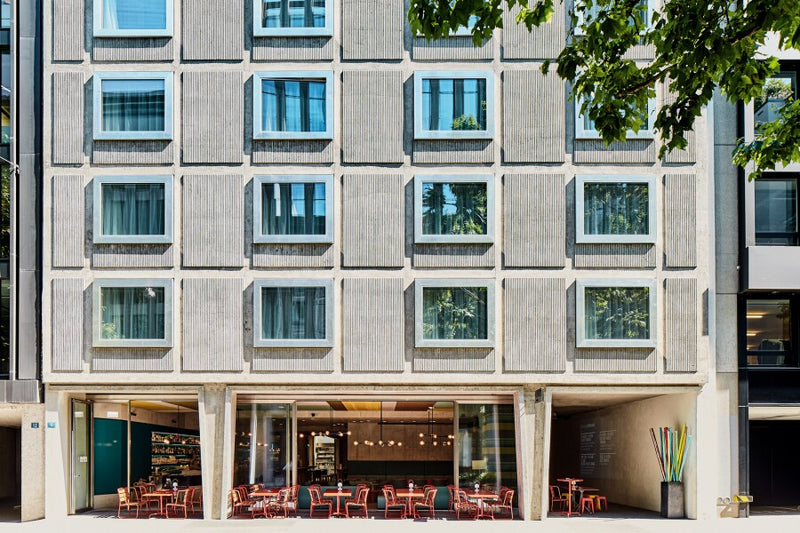 Hotel & Resort